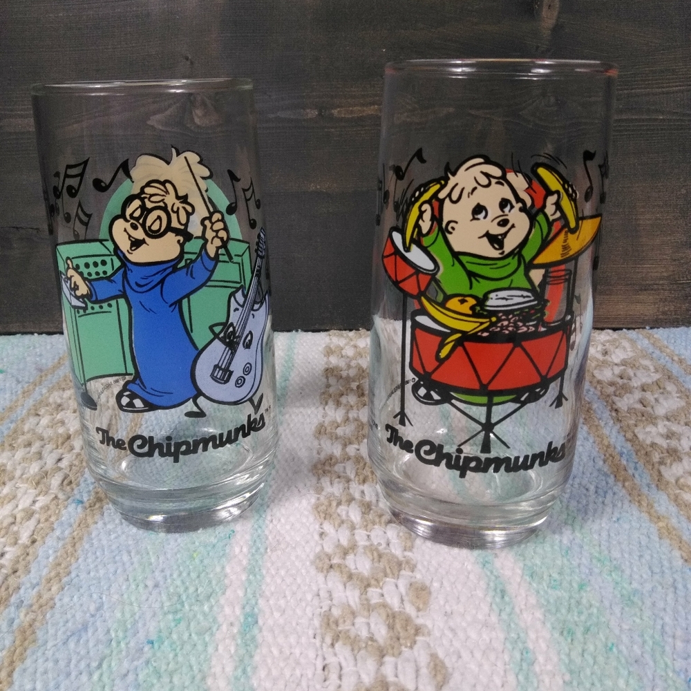 VINTAGE ALVIN AND THE CHIPMUNKS COLLECTIBE DRINKING GLASSES EXCELLENT CONDITION